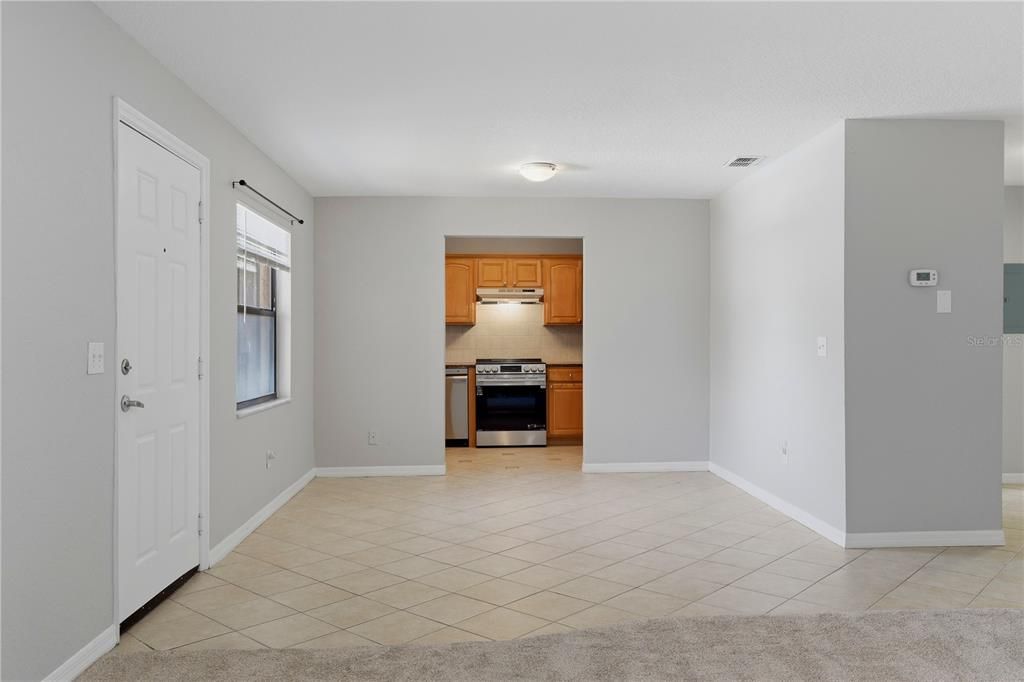 For Sale: $270,000 (2 beds, 2 baths, 1114 Square Feet)