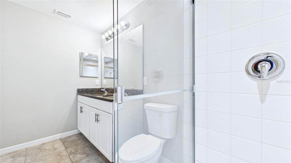 En Venta: $255,000 (3 camas, 2 baños, 1400 Pies cuadrados)