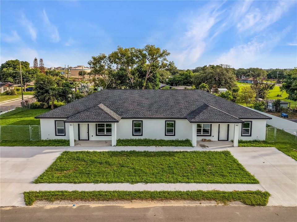 For Rent: $1,999 (4 beds, 2 baths, 1706 Square Feet)