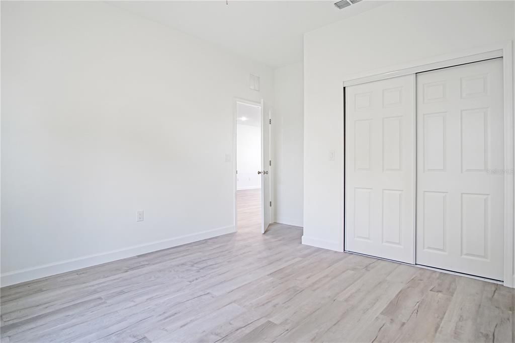 For Rent: $1,999 (4 beds, 2 baths, 1706 Square Feet)