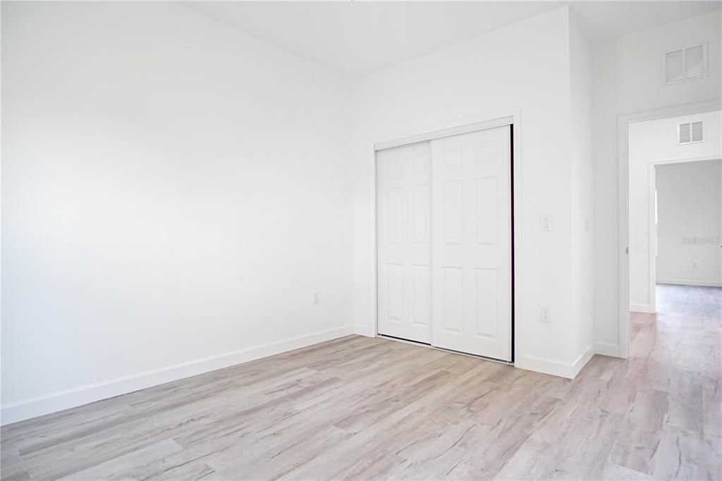 For Rent: $1,999 (4 beds, 2 baths, 1706 Square Feet)
