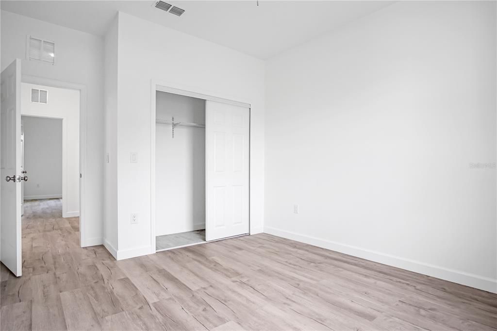 For Rent: $1,999 (4 beds, 2 baths, 1706 Square Feet)
