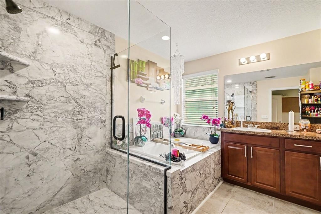 For Sale: $375,614 (4 beds, 2 baths, 2374 Square Feet)