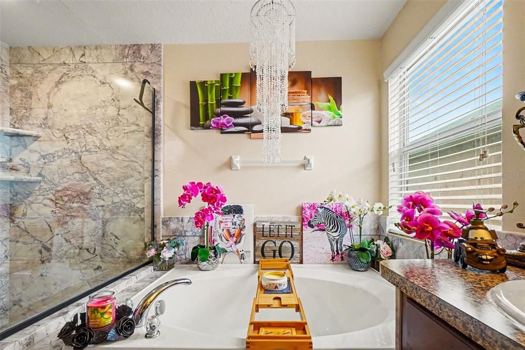 For Sale: $375,614 (4 beds, 2 baths, 2374 Square Feet)