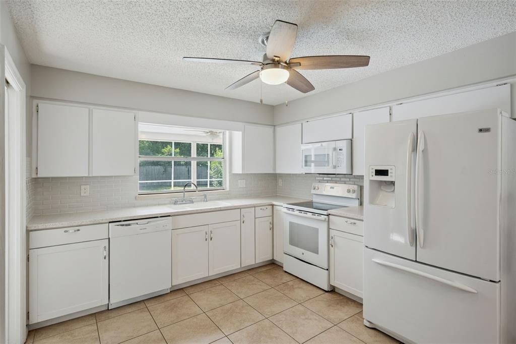 For Sale: $520,000 (4 beds, 2 baths, 1852 Square Feet)