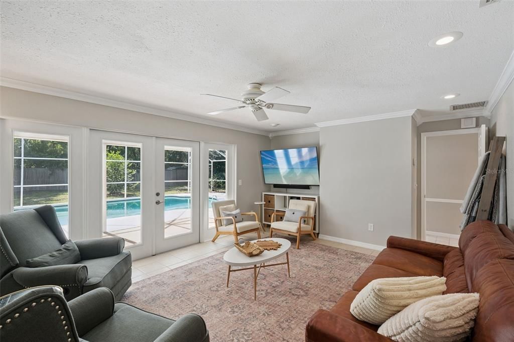 For Sale: $520,000 (4 beds, 2 baths, 1852 Square Feet)