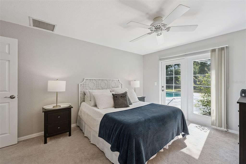 For Sale: $520,000 (4 beds, 2 baths, 1852 Square Feet)