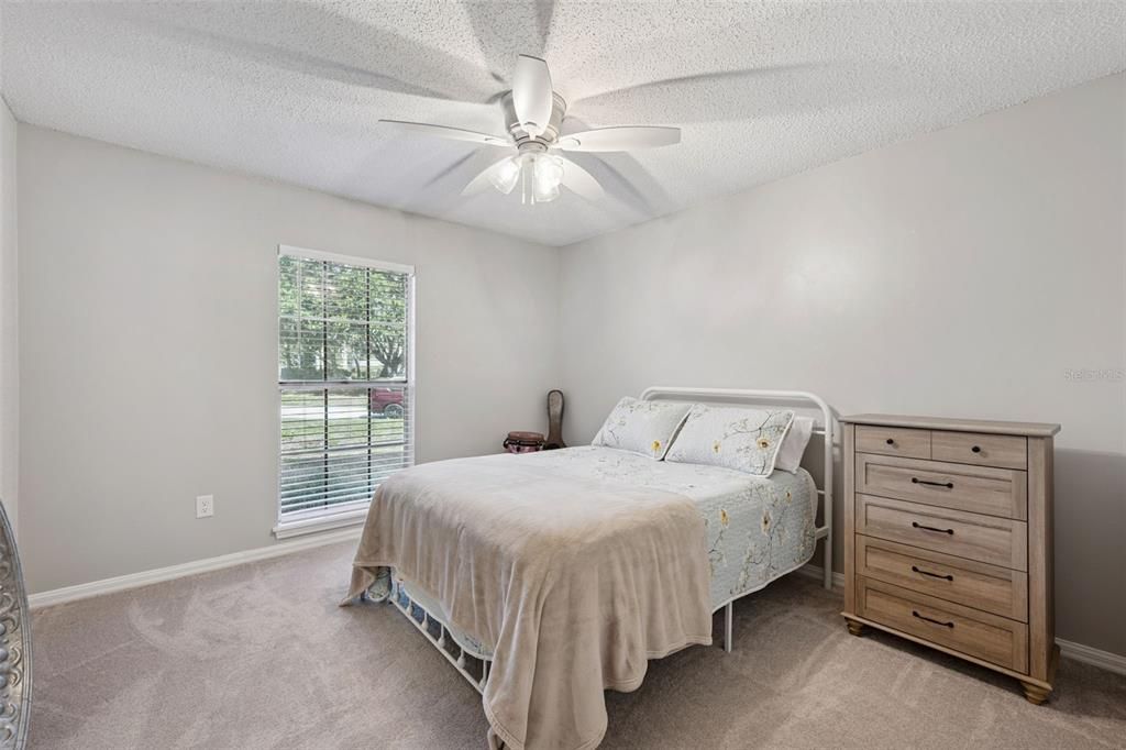 For Sale: $520,000 (4 beds, 2 baths, 1852 Square Feet)