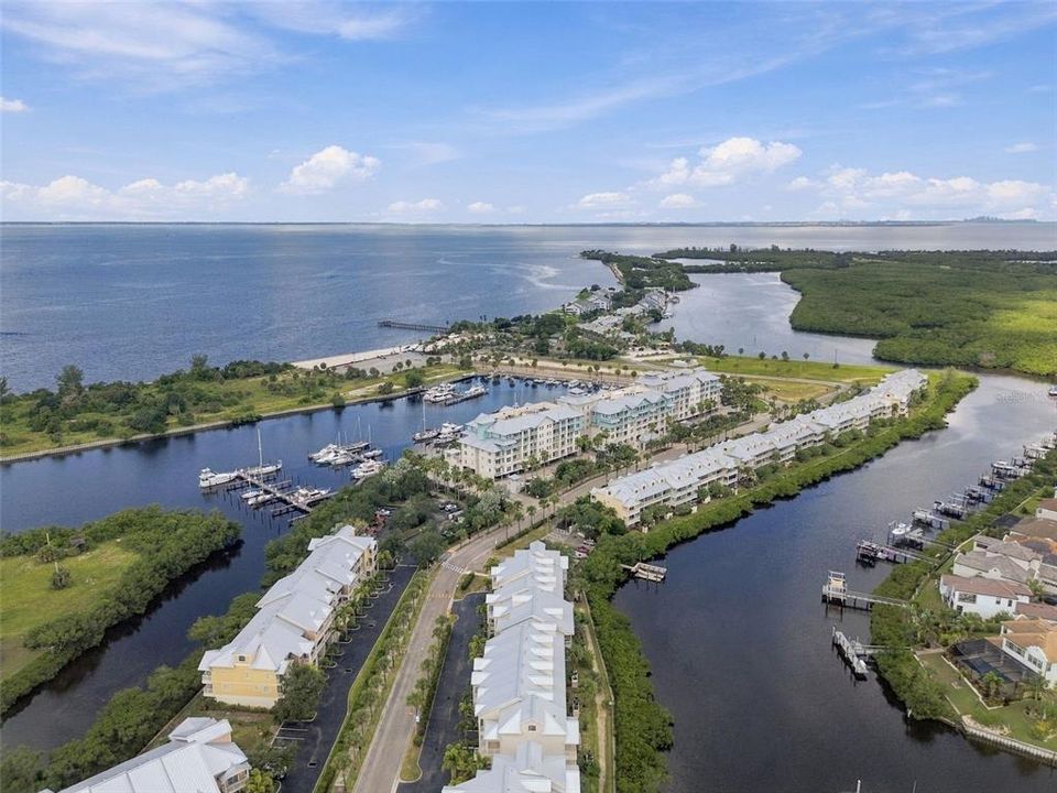 На продажу: $449,000 (3 спален, 3 ванн, 1415 Квадратных фут)
