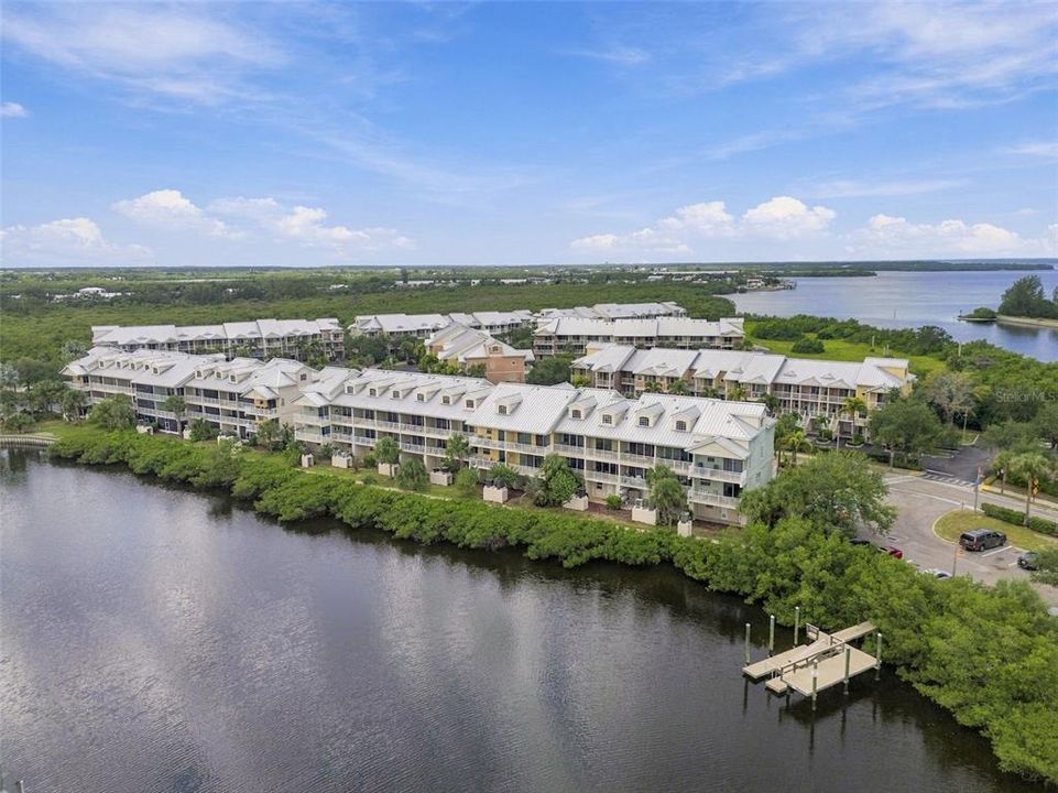 На продажу: $449,000 (3 спален, 3 ванн, 1415 Квадратных фут)