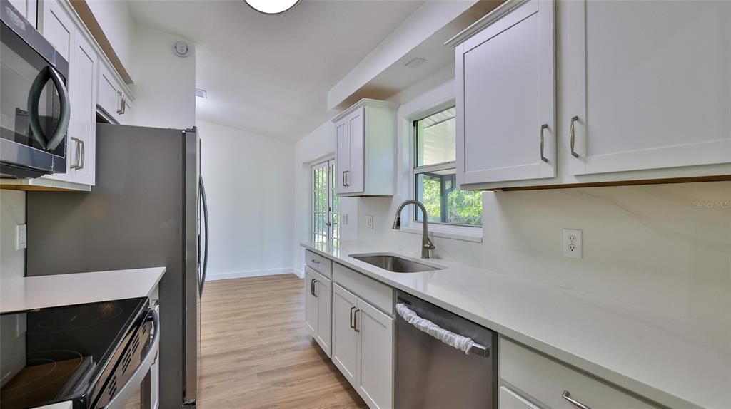 En Venta: $295,000 (3 camas, 2 baños, 1430 Pies cuadrados)