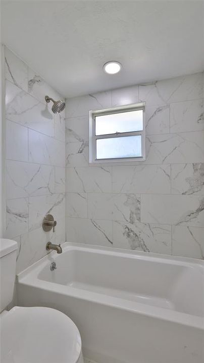 En Venta: $295,000 (3 camas, 2 baños, 1430 Pies cuadrados)