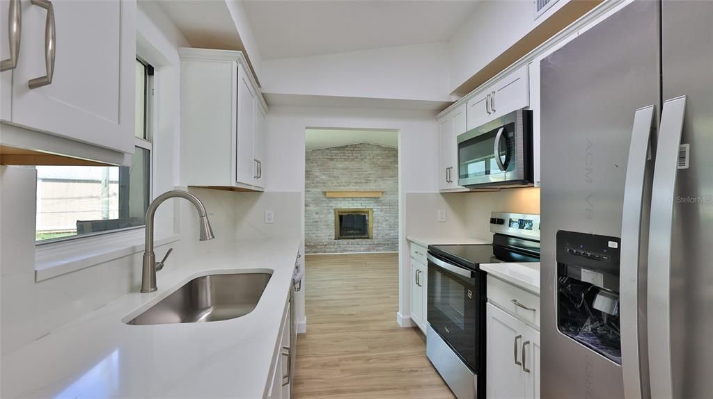 En Venta: $295,000 (3 camas, 2 baños, 1430 Pies cuadrados)
