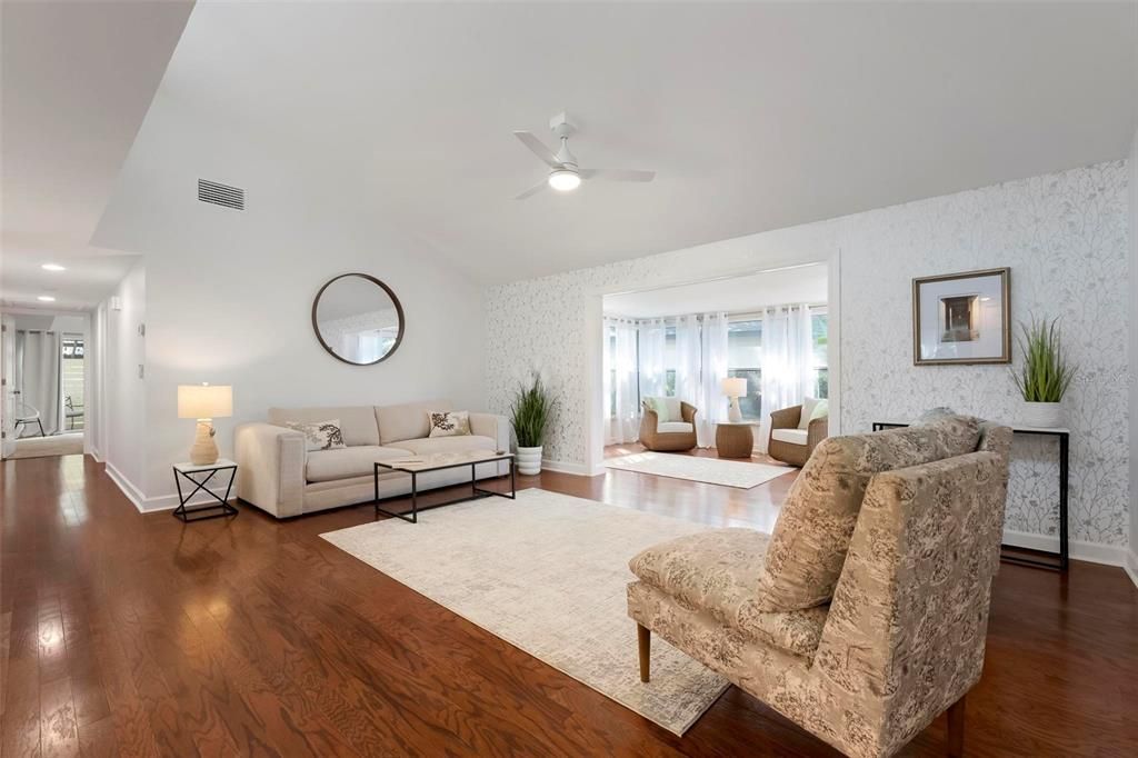 En Venta: $289,900 (2 camas, 2 baños, 1276 Pies cuadrados)