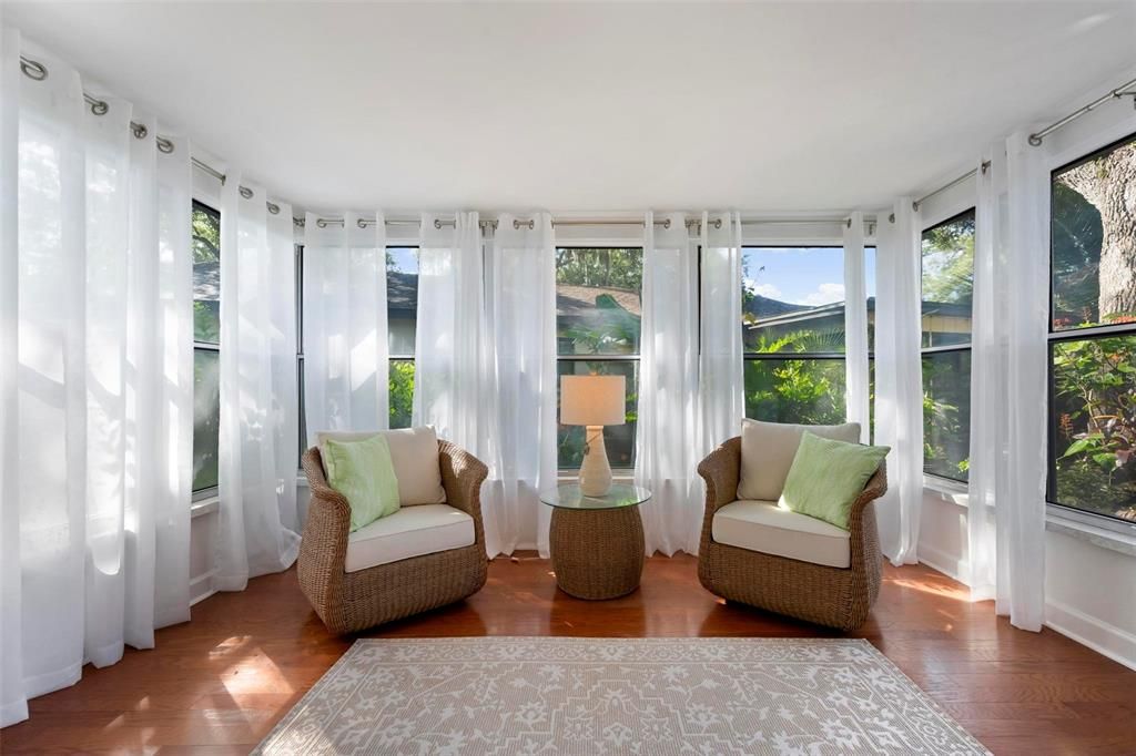 En Venta: $289,900 (2 camas, 2 baños, 1276 Pies cuadrados)