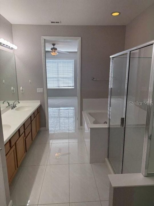 For Rent: $2,295 (3 beds, 2 baths, 1962 Square Feet)