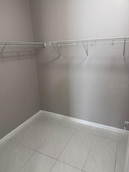 For Rent: $2,295 (3 beds, 2 baths, 1962 Square Feet)