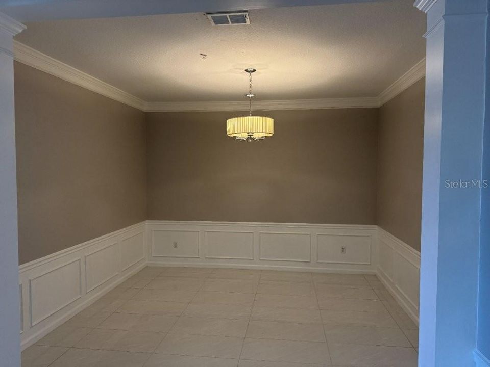 For Rent: $2,295 (3 beds, 2 baths, 1962 Square Feet)