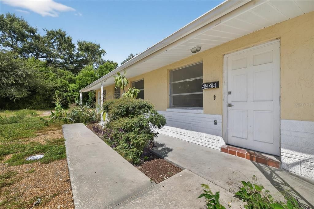 For Rent: $1,200 (1 beds, 1 baths, 624 Square Feet)