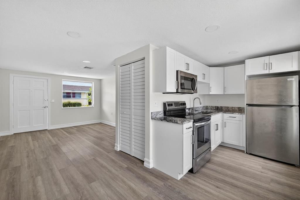 For Rent: $1,200 (1 beds, 1 baths, 624 Square Feet)