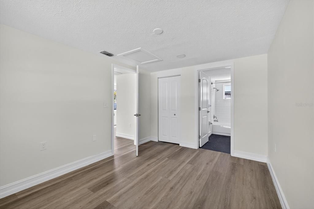 For Rent: $1,200 (1 beds, 1 baths, 624 Square Feet)