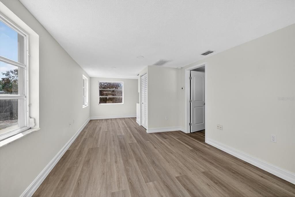 For Rent: $1,200 (1 beds, 1 baths, 624 Square Feet)