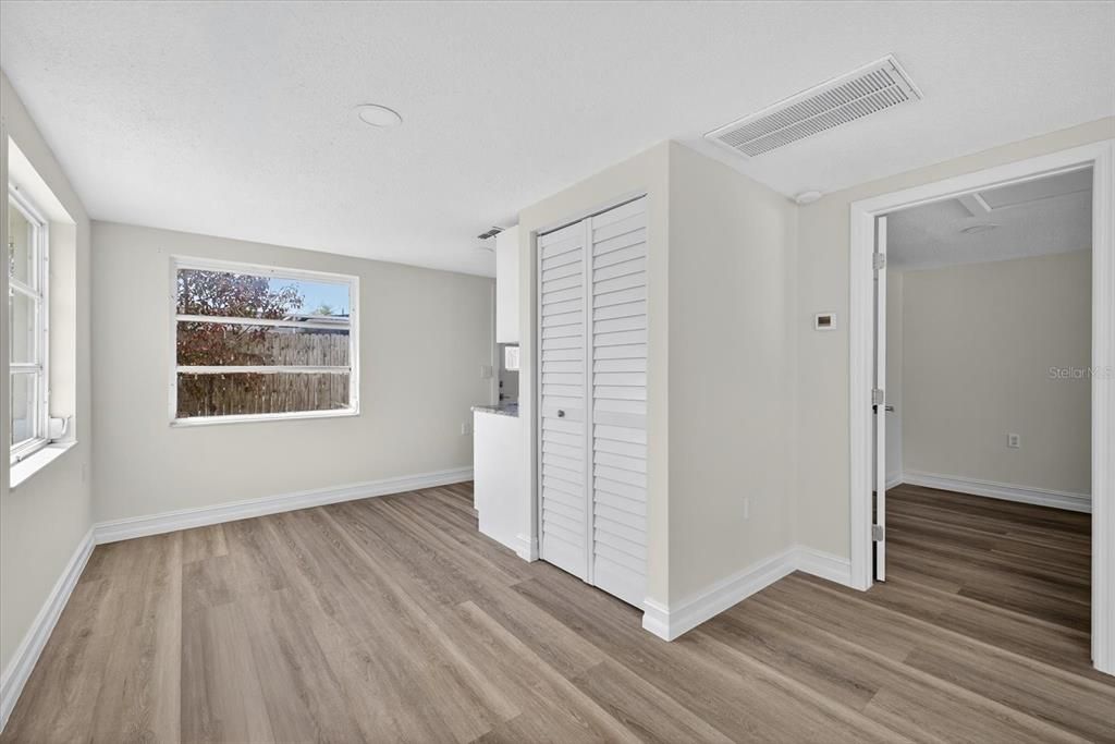 For Rent: $1,200 (1 beds, 1 baths, 624 Square Feet)
