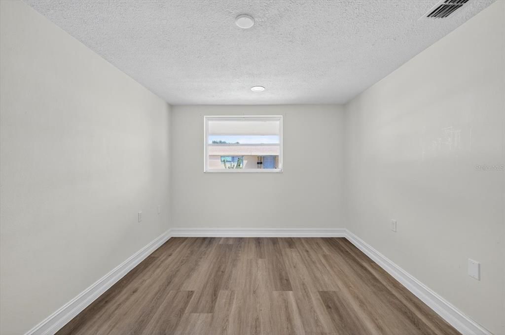 For Rent: $1,200 (1 beds, 1 baths, 624 Square Feet)