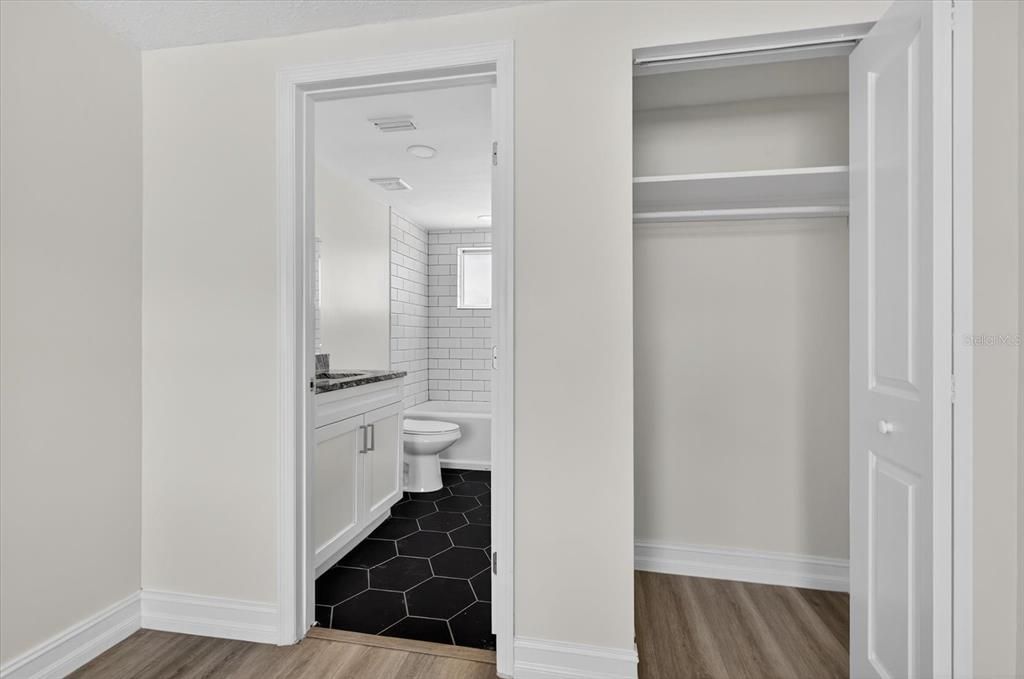 For Rent: $1,200 (1 beds, 1 baths, 624 Square Feet)