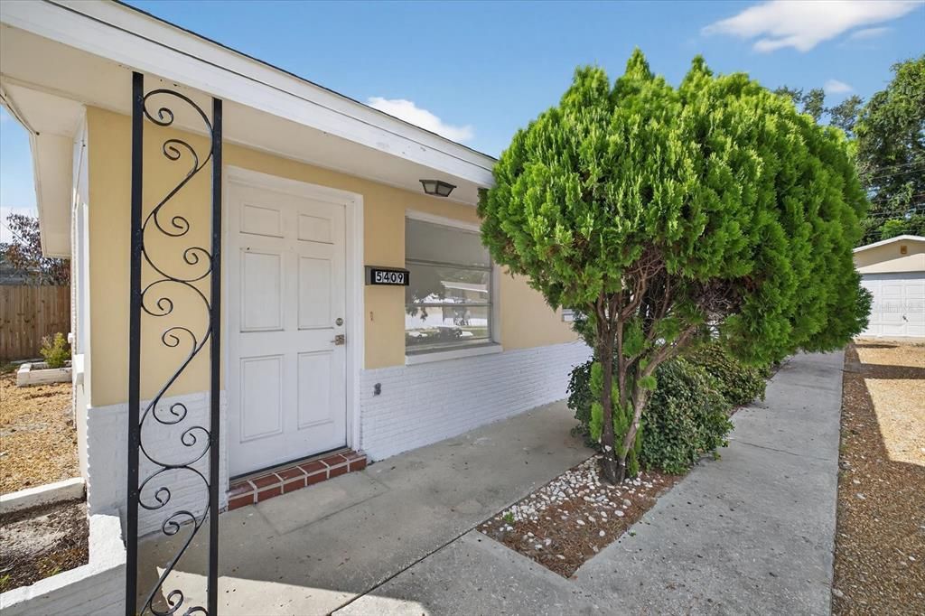 For Rent: $1,200 (1 beds, 1 baths, 624 Square Feet)
