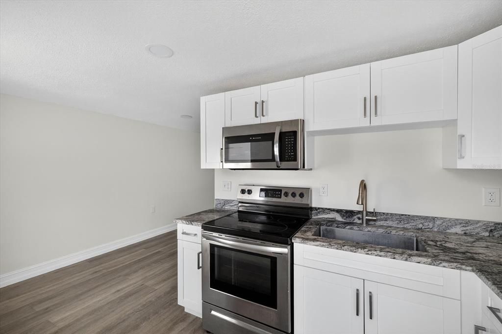 For Rent: $1,200 (1 beds, 1 baths, 624 Square Feet)