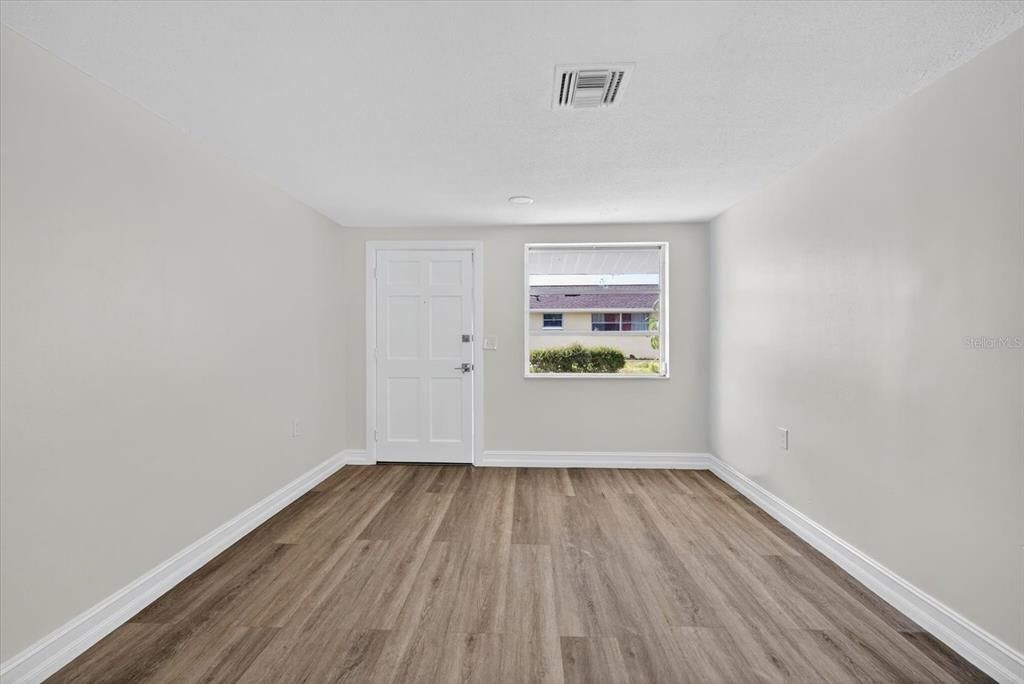 For Rent: $1,200 (1 beds, 1 baths, 624 Square Feet)