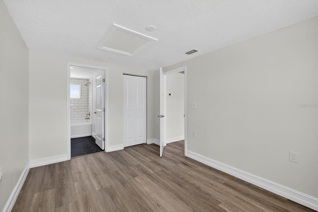 For Rent: $1,200 (1 beds, 1 baths, 624 Square Feet)