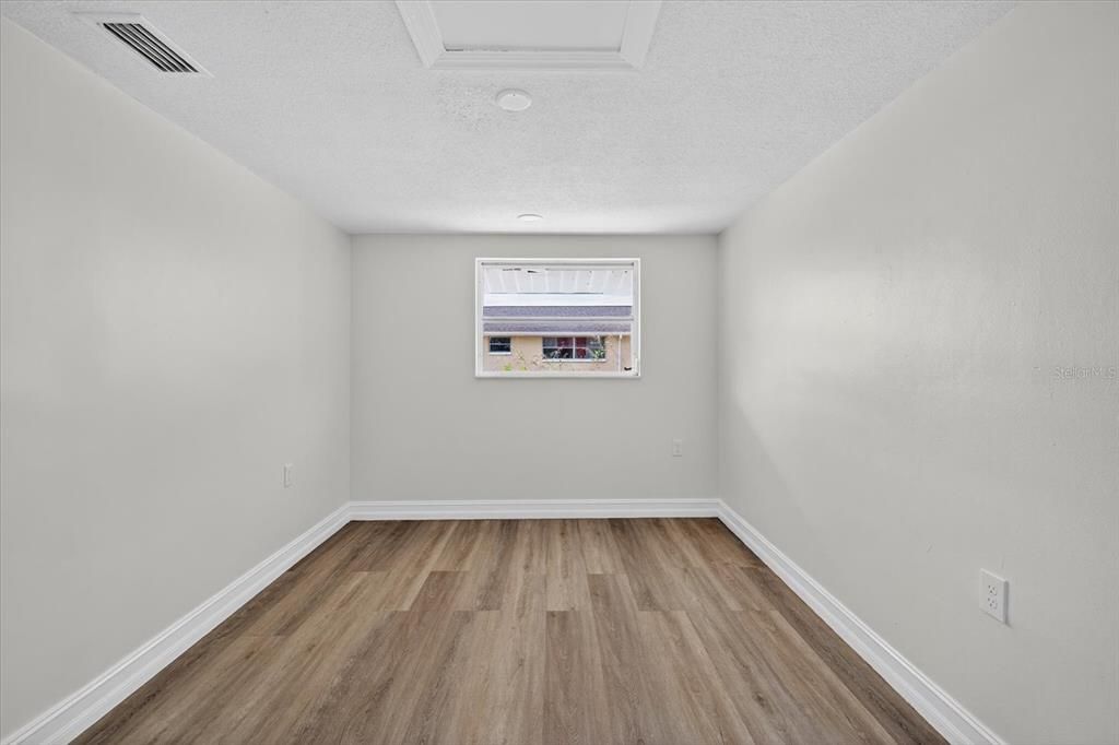 For Rent: $1,200 (1 beds, 1 baths, 624 Square Feet)