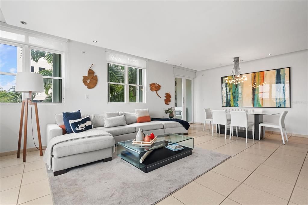 En Venta: $895,000 (3 camas, 2 baños, 1750 Pies cuadrados)