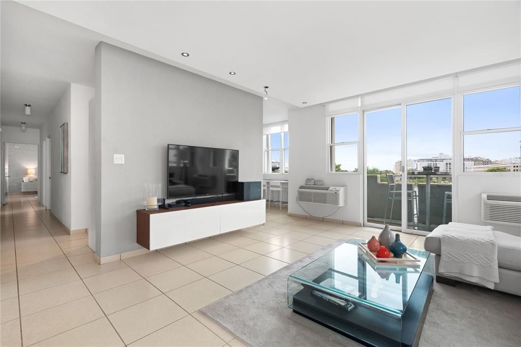 En Venta: $895,000 (3 camas, 2 baños, 1750 Pies cuadrados)