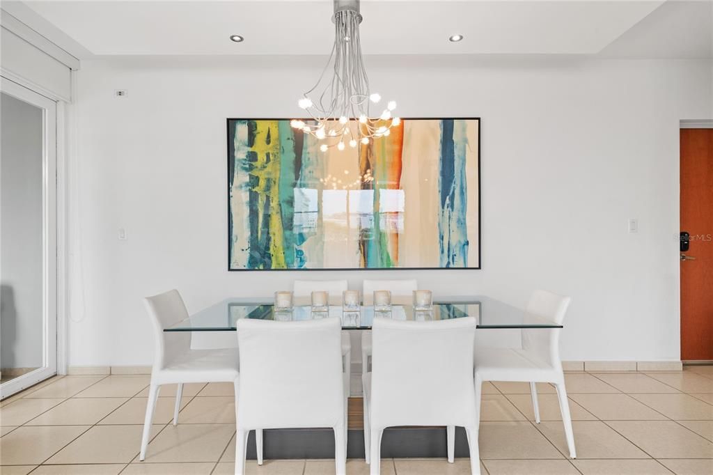 En Venta: $895,000 (3 camas, 2 baños, 1750 Pies cuadrados)
