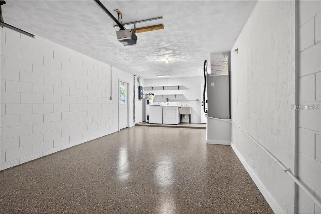 For Rent: $1,650 (3 beds, 2 baths, 1428 Square Feet)