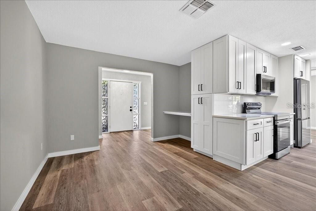 For Rent: $1,650 (3 beds, 2 baths, 1428 Square Feet)