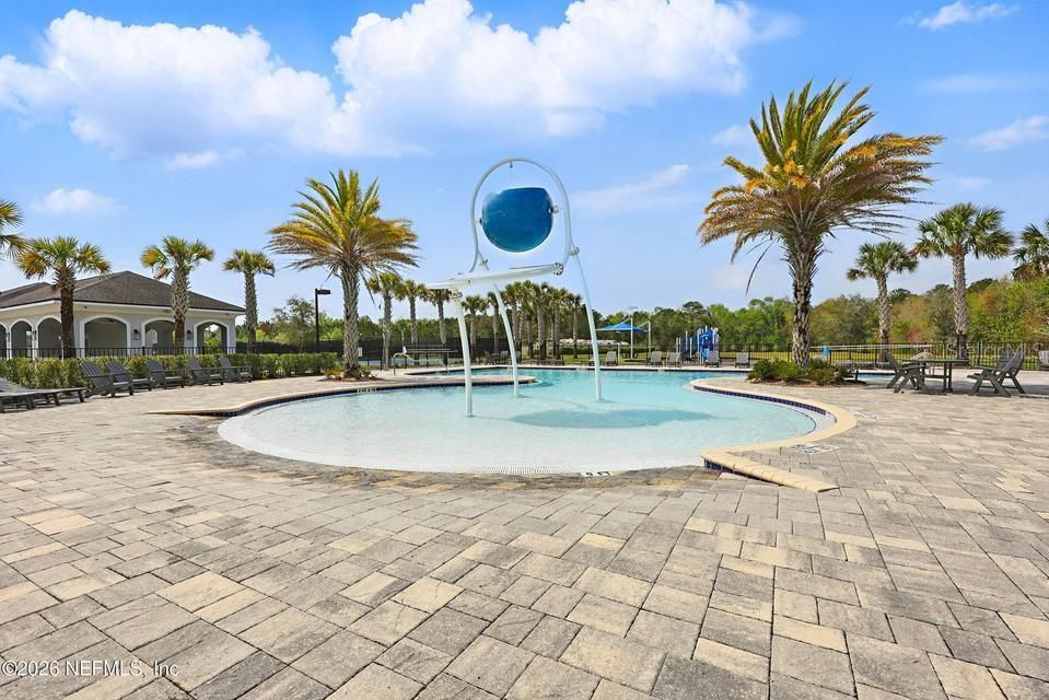 For Sale: $850,000 (5 beds, 5 baths, 3783 Square Feet)