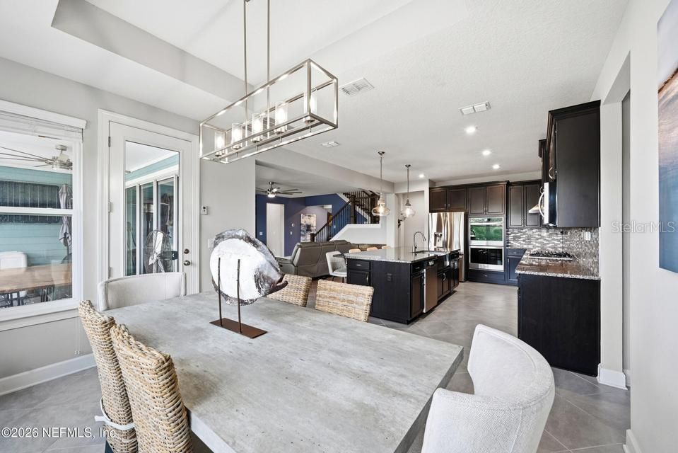 For Sale: $850,000 (5 beds, 5 baths, 3783 Square Feet)
