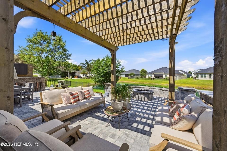 For Sale: $850,000 (5 beds, 5 baths, 3783 Square Feet)