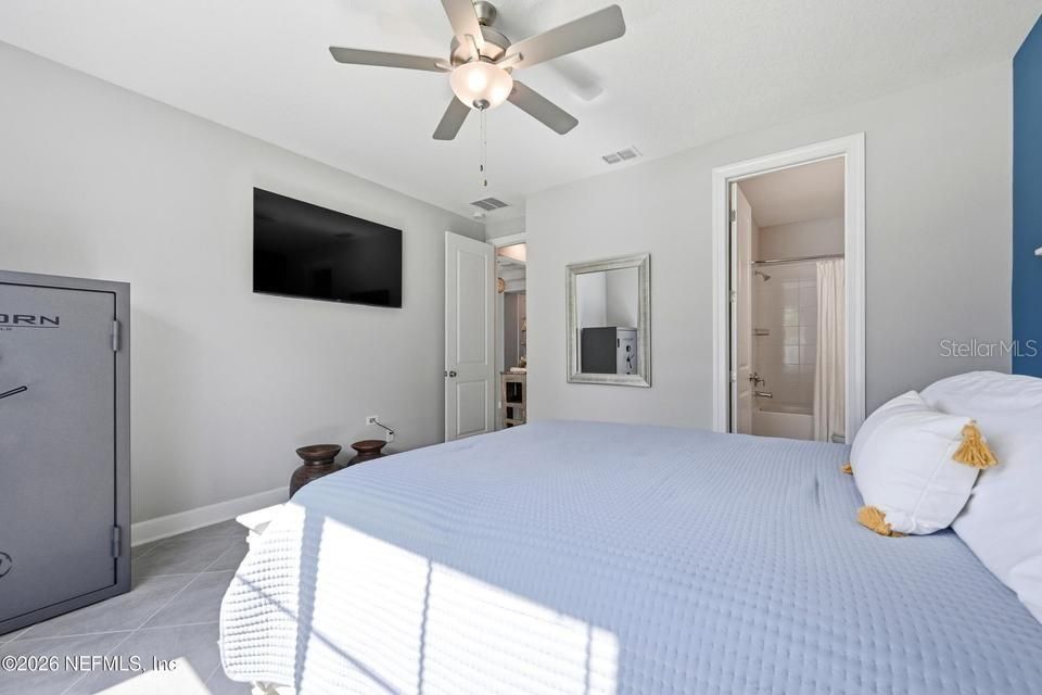 For Sale: $850,000 (5 beds, 5 baths, 3783 Square Feet)