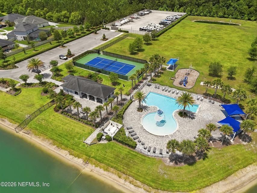 For Sale: $850,000 (5 beds, 5 baths, 3783 Square Feet)