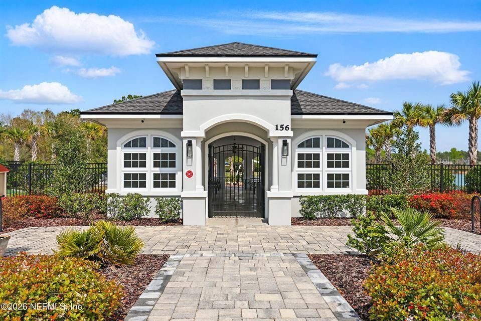 For Sale: $850,000 (5 beds, 5 baths, 3783 Square Feet)