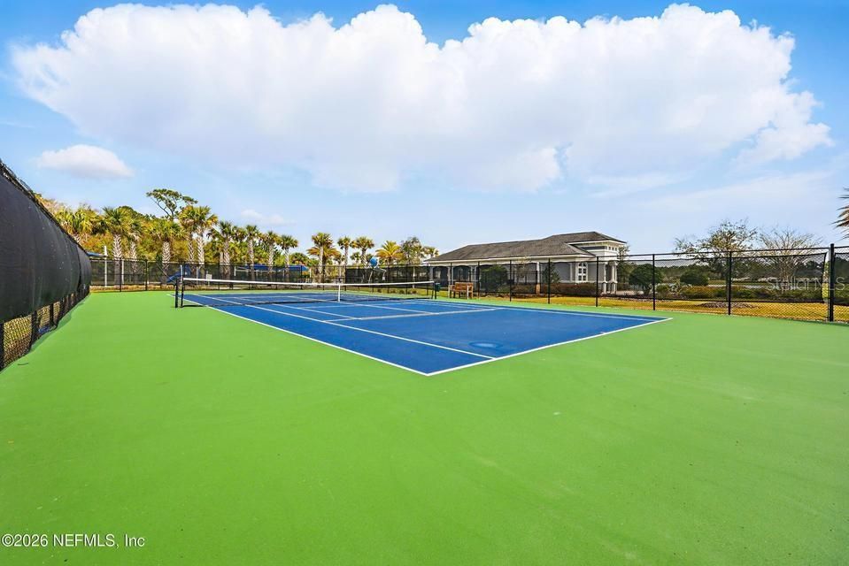 For Sale: $850,000 (5 beds, 5 baths, 3783 Square Feet)
