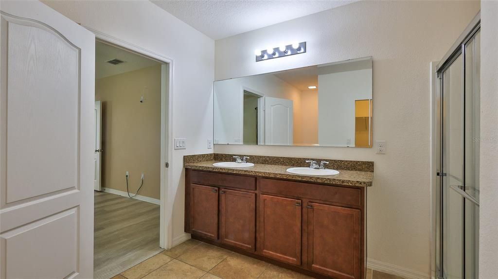 For Sale: $350,000 (4 beds, 2 baths, 1858 Square Feet)