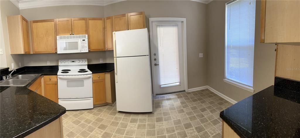 В аренду: $1,950 (2 спален, 2 ванн, 1253 Квадратных фут)