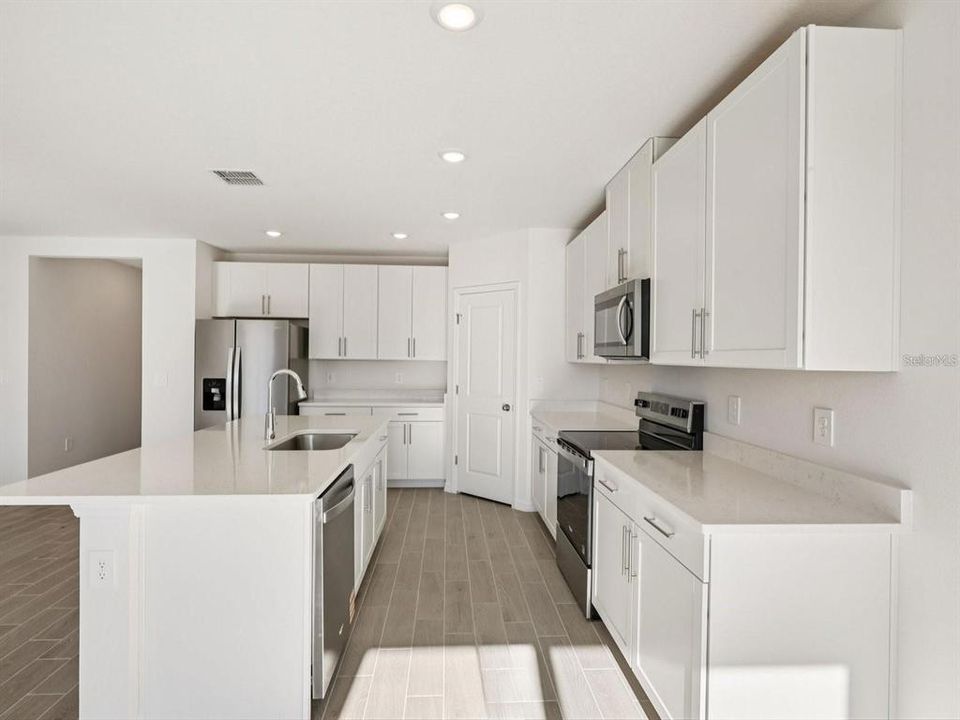 En Venta: $359,790 (4 camas, 3 baños, 2193 Pies cuadrados)