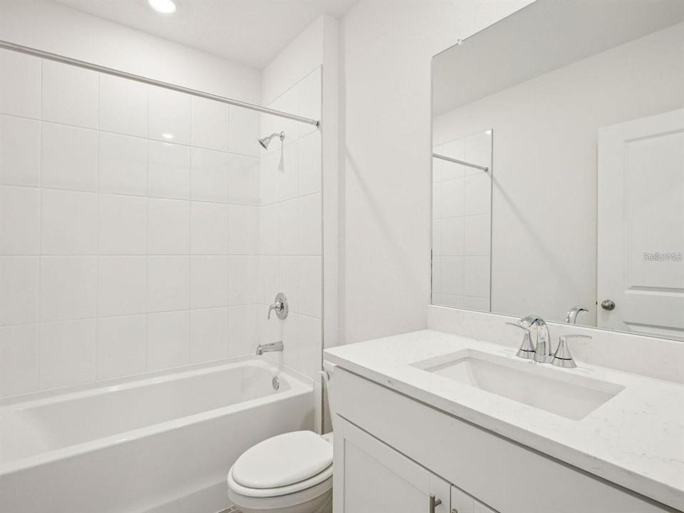En Venta: $359,790 (4 camas, 3 baños, 2193 Pies cuadrados)